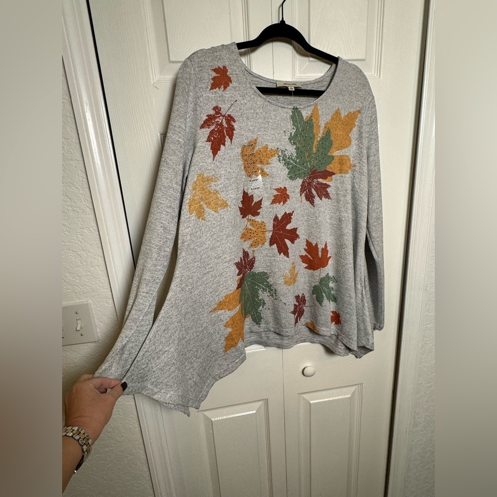 Astrologie XL Fall Leaf Print Tunic Top Gray Long Sleeve Rhinestone NWT - Picture 2 of 9